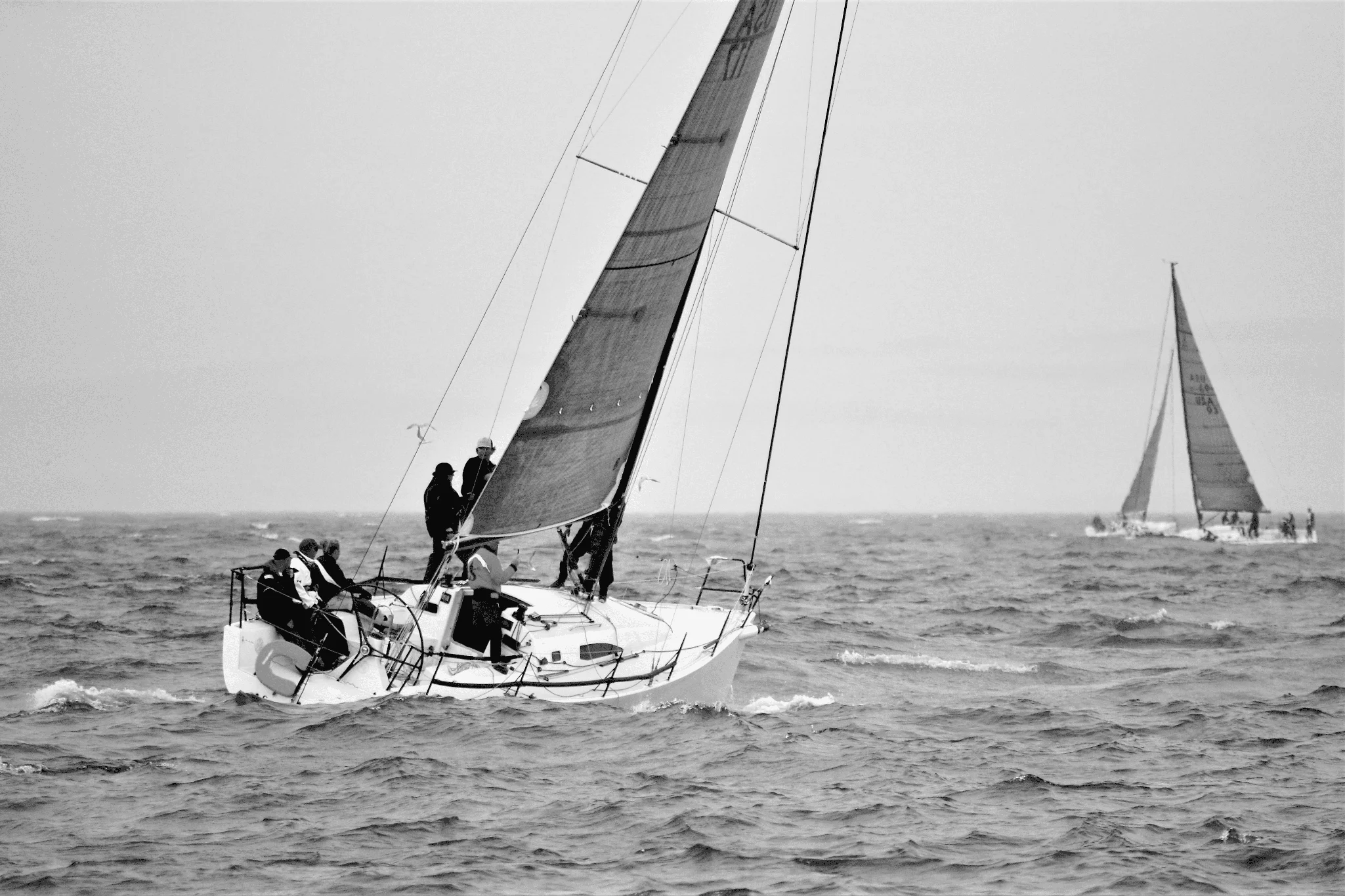 Voiliers participant à une régate sur le lac Michigan